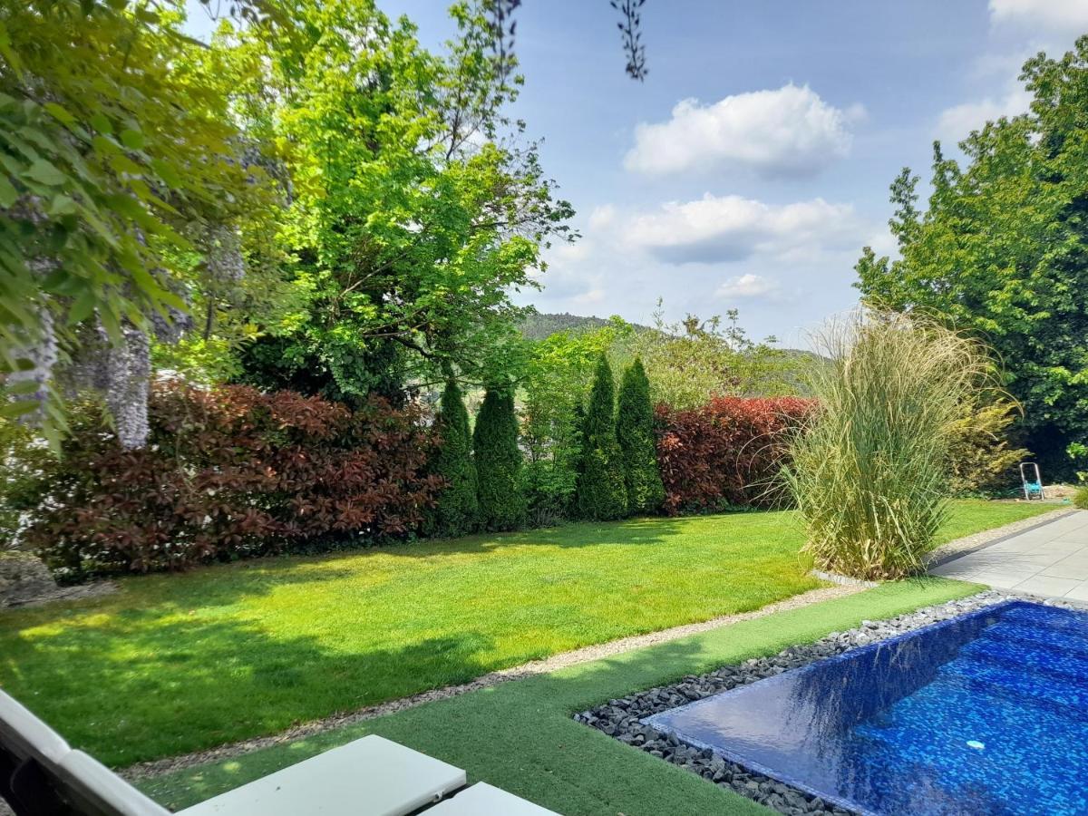 Private Family Villa Budaors Bagian luar foto