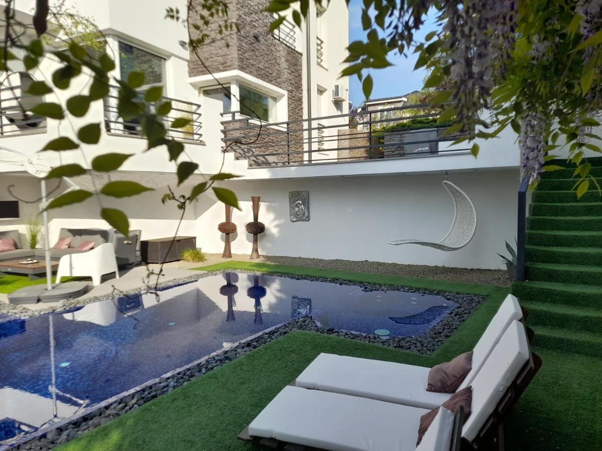 Private Family Villa Budaors Bagian luar foto