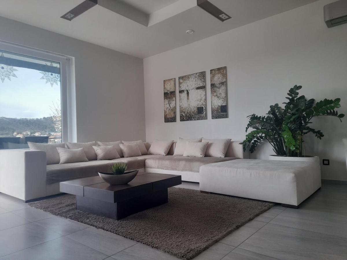 Private Family Villa Budaors Bagian luar foto