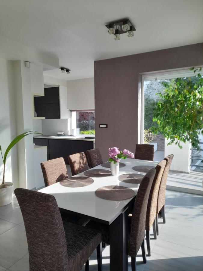 Private Family Villa Budaors Bagian luar foto